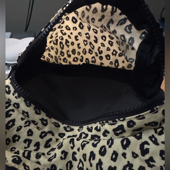 BAGGU Honey Leopard Fanny Pack - Picture 7 of 7